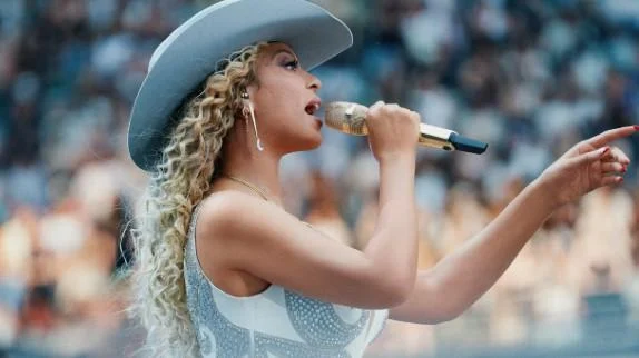 Beyoncé en concert au Stade de France : un show spectaculaire et engagé